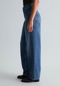 Marc O'Polo DENIM HIGH WAIST WIDE LEG - Wide leg - medium blue