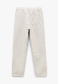 Crèmekleurige broeken van zachte katoen, met een elastische tailleband, rechte pijpen en een enkele achterzak.