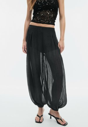 Stradivarius, TEXTURED SAROUEL TROUSERS - Pantaloni - black
