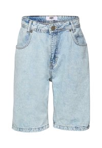 Hellblaue Denim-Shorts mit einer verblassten Waschung, klassischem Fünf-Taschen-Design, vorderer Knopfverschluss und genähtem Saum, die eine lockere Passform bieten.