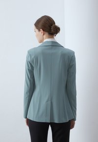 Anna Field Bleiser - light green