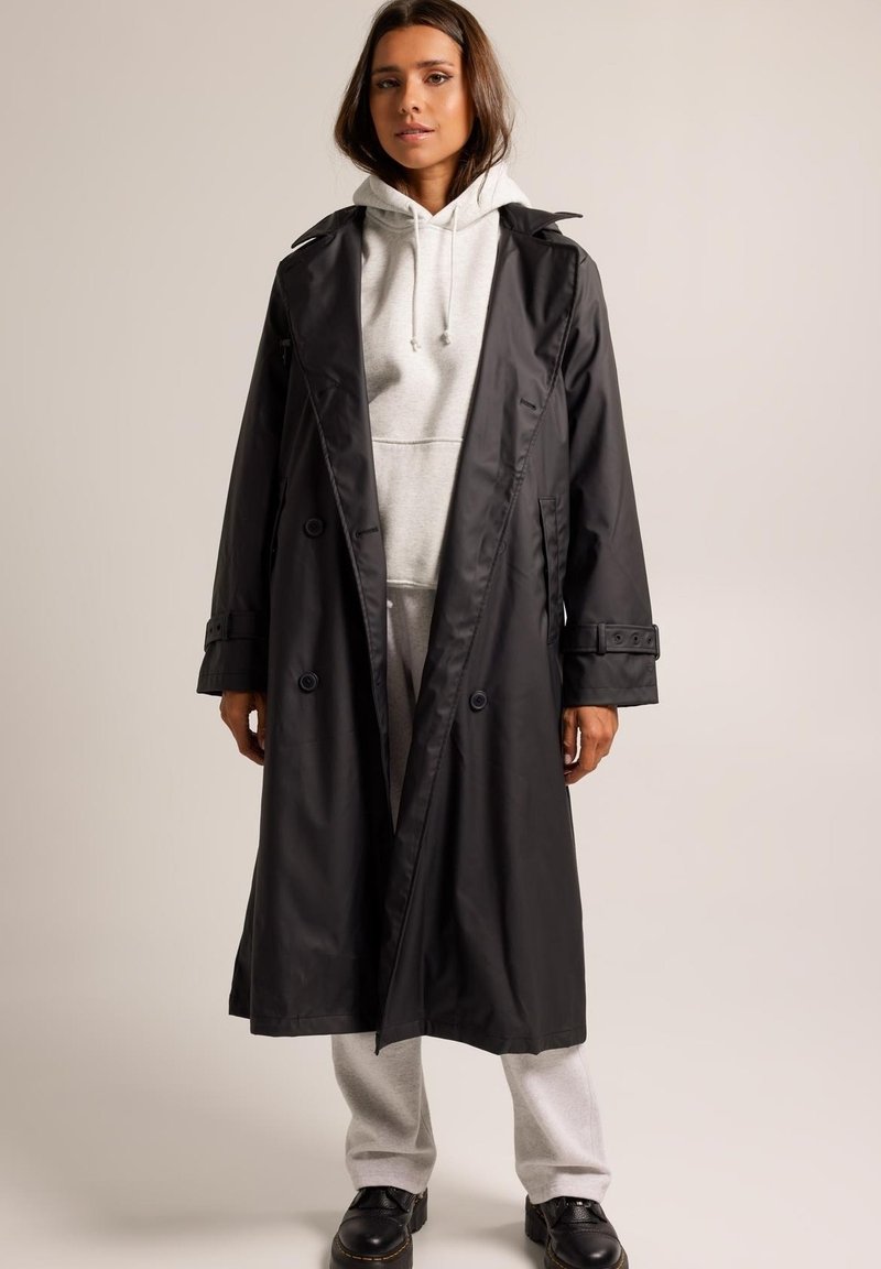 Black Wonderland Trenchcoat