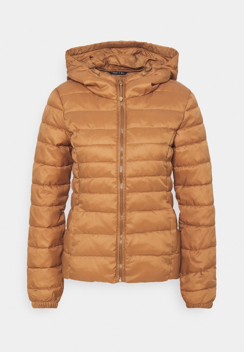 Veste matelassée marron avec fermeture éclair et capuche. Dotée de coutures horizontales et de poignets élastiques. Matière lisse et légère.