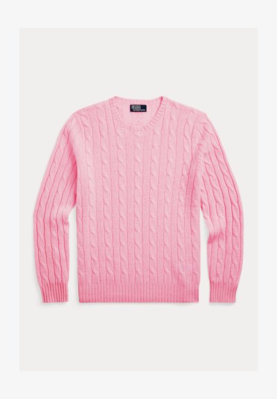 Pull rose en maille torsadée à col rond avec manches longues et bords côtelés, étiqueté Polo par Ralph Lauren.
