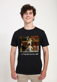 Henry Tiger WALLACE AND GROMIT GET THE KETTLE ON LAD GROMIT - Camiseta estampada - black