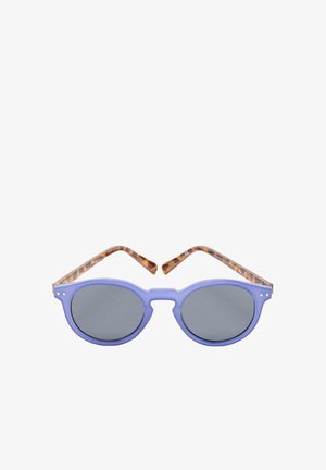 Okulary przeciwsłoneczne o okrągłych szkłach z fioletową przednią ramką i zausznikami w wzór żółwia, wyposażone w ciemne, przyciemniane soczewki oraz drobne złote punktowe zdobienia.