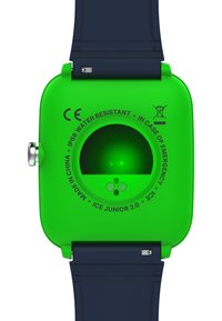 Orologio di plastica verde con cinturino blu, caratterizzato da un display LCD di forma circolare, resistenza all'acqua IP68 e indicatore di emergenza.