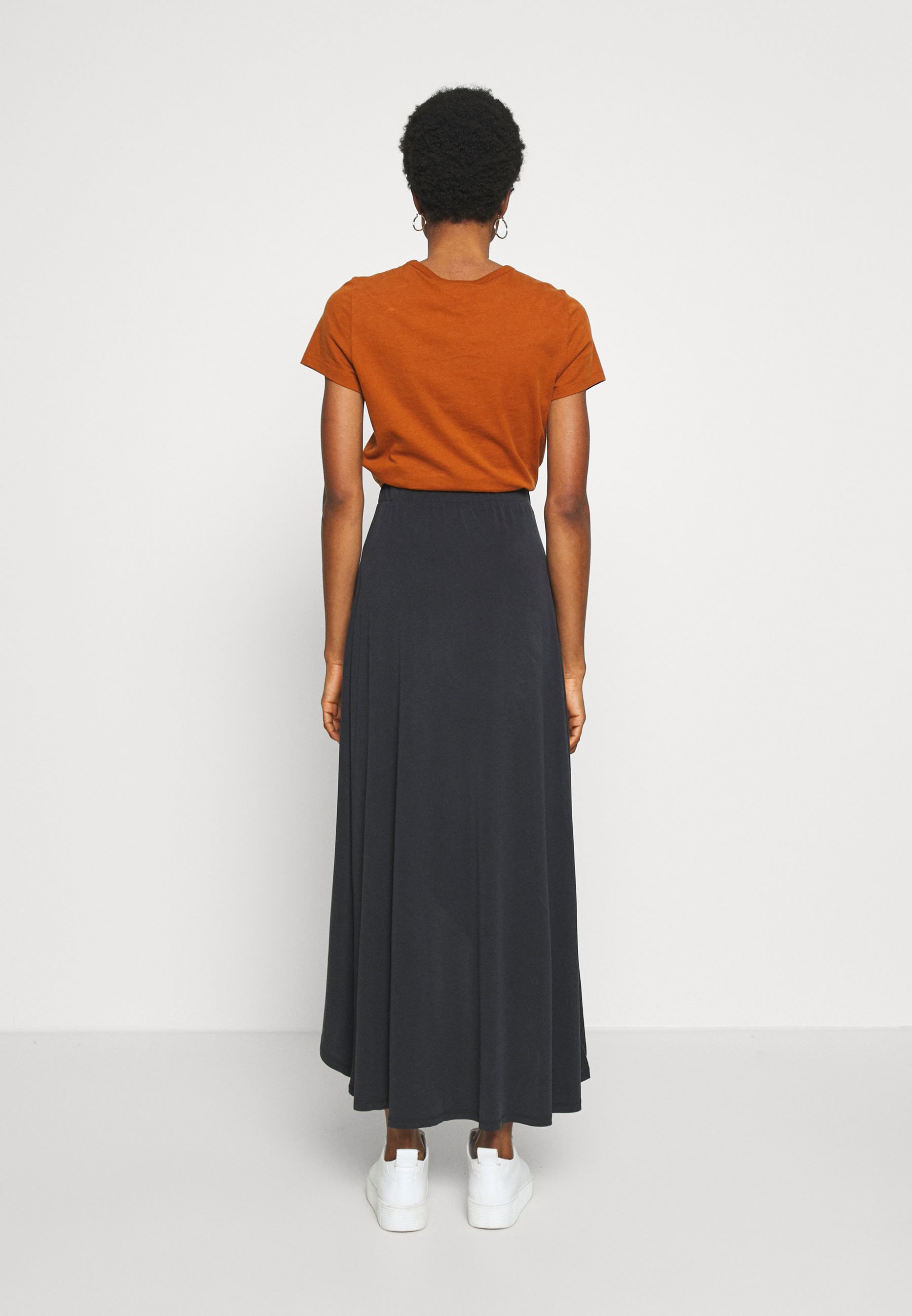 Object ANNIE Maxiskjørt blacksvart Zalando.no Object Petite OBJANNIE SKIRT PETIT - Maxiskjørt - black