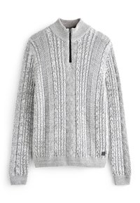 Sweter typu pullover w jasnoszarym kolorze z teksturowanym wzorem w warkocz. Posiada kołnierz na pół-zamek oraz ściągacze przy mankietach i dole.