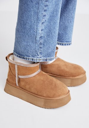 CAMPFIRE-R - Ankle boots - tan