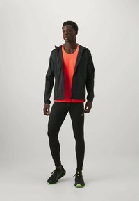 ASICS ROAD PACKABLE JACKET - Windjack - black