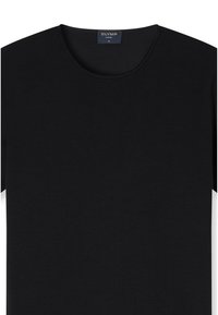 T-shirt casual nera a maniche corte con scollo rotondo e etichetta del marchio "OLYMP CASUAL" taglia M all'interno del colletto.