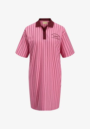 Vestido polo a rayas rosas con cuello burdeos, con mangas cortas y un detalle del logo en el lado izquierdo del pecho. Fabricado en material transpirable.