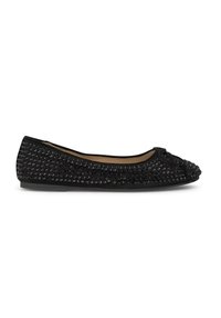 Ballerines noires avec une surface texturée ornée de petits clous noirs brillants. Bout rond avec un nœud décoratif. Semelle plate.