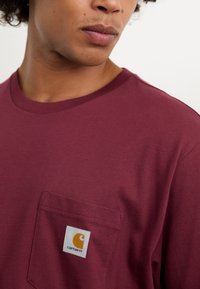 Carhartt WIP POCKET - Jednoduché tričko - malbec