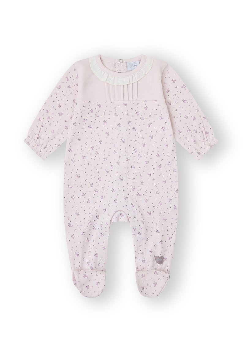 Pijama rosa de manga larga para bebé con pequeño estampado floral, detalle de cuello con volantes, botones a presión en las piernas y cubre pies.