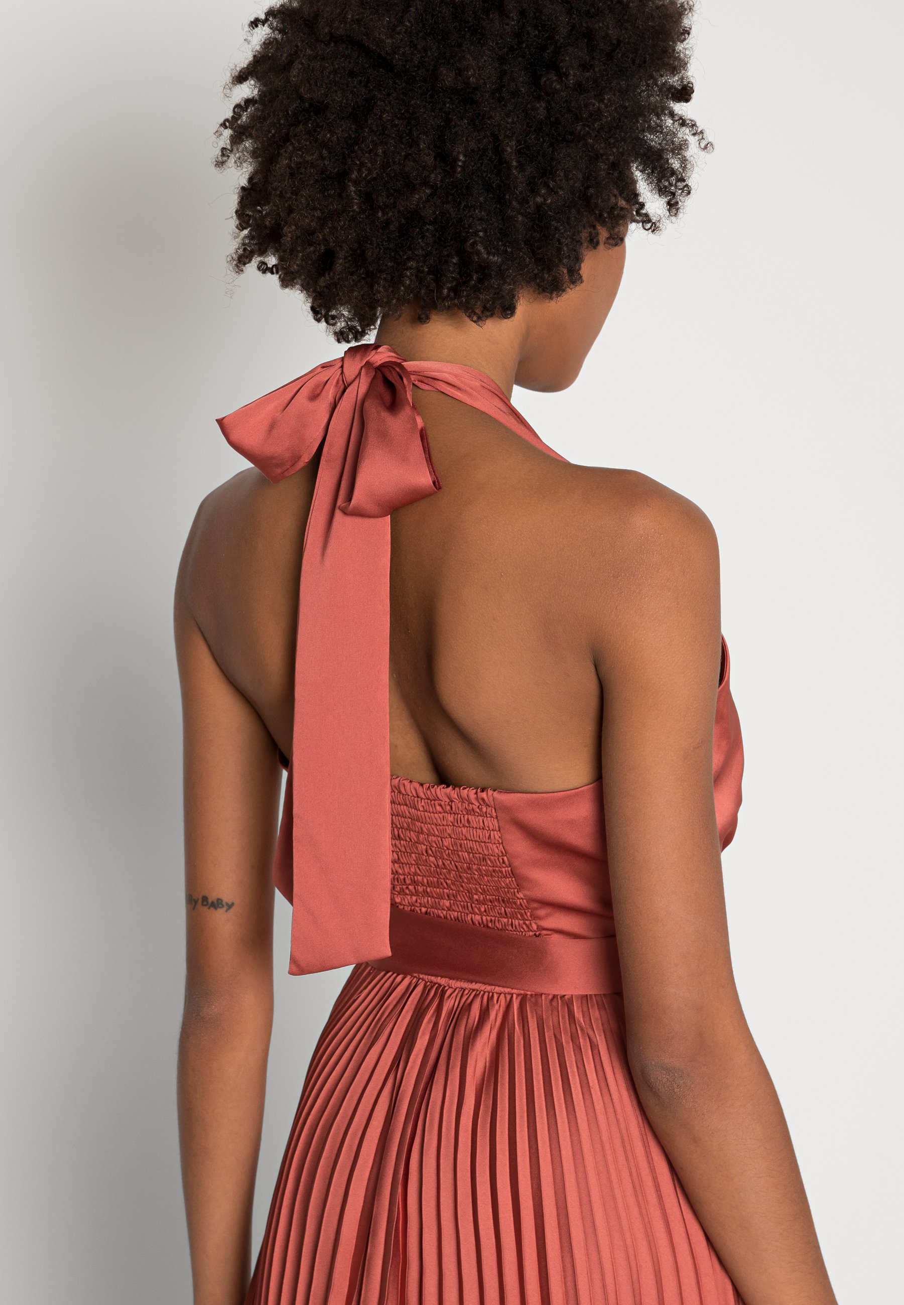 Forever New BRIANNA HALTER NECK MIDI 