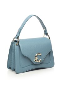 Borsa in pelle azzurro chiaro con forma strutturata, patta pieghevole, dettagli in metallo dorato e manico corto regolabile.