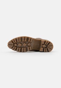 Bullboxer Botines con plataforma - cognac