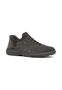 Sneaker in suede grigio con suola in gomma, dettagli in rete e lacci piatti; punta arrotondata e colletto imbottito per il comfort.