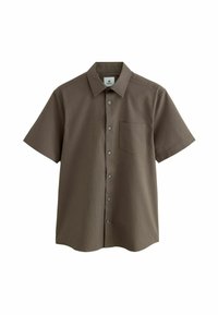 Camisa corta de manga corta marrón con un patrón texturizado, diseño con cuello, bolsillo frontal y botones de color azul claro. Fabricada en una tela ligera.