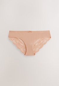 Brzoskwiniowe majtki wykończone koronką, z gładkim przodem i falistymi krawędziami z tyłu, ozdobione małą kokardką na środku.