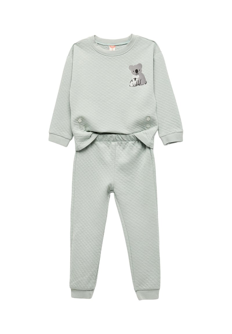 Lys grøn quiltet sweatshirt og bukser sæt med en koala grafik på toppen og elastisk talje for komfort. Blød stofstruktur.