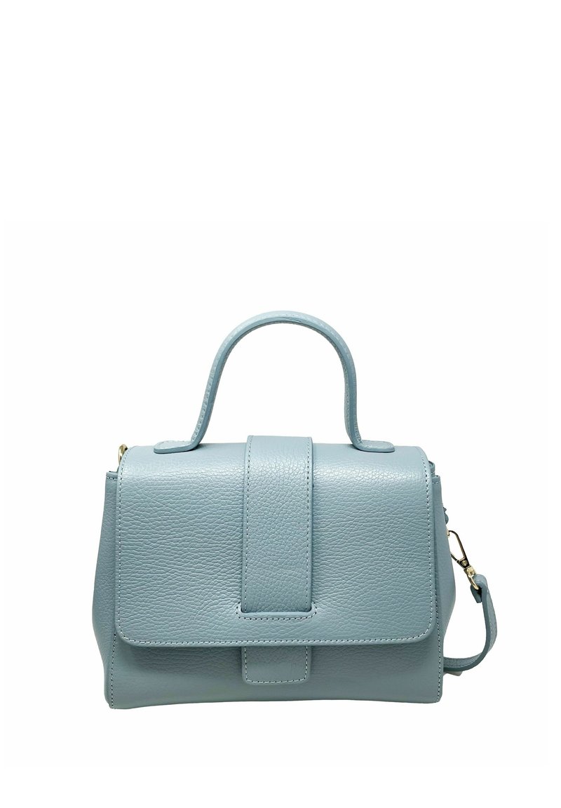 Bolso de mano de cuero texturizado en un tono azul claro, con un asa superior, cierre de solapa y correa para el hombro desmontable. Forma rectangular compacta. Accesorios de hardware en dorado.