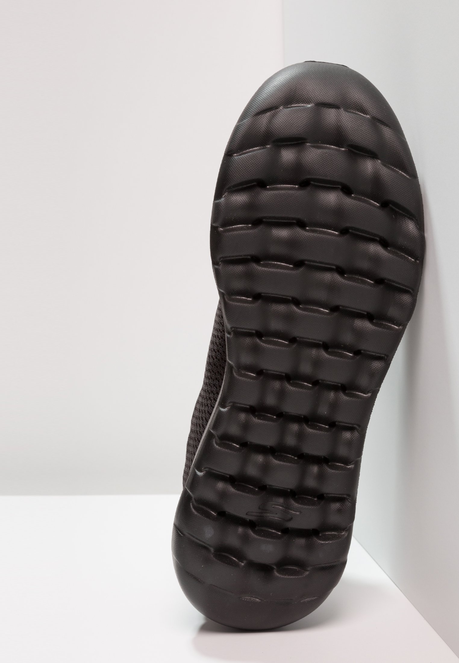 skechers performance go max