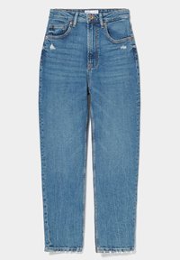 Högmidjade blå denimjeans med rak passform, slitna detaljer och fransade fållar. Klassisk femfickdesign med metallbeslag.