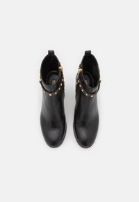 MICHAEL Michael Kors FARRAH - Bottines à talons hauts - black