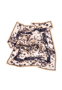 Silk tørklæde med en tan baggrund prydet af sorte og brune leopardpletter, kantet i sort og guld. Blød tekstur, stort firkantet design.