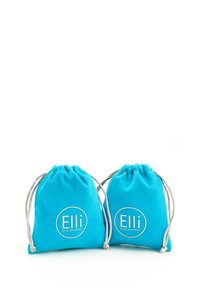 Zwei türkise Kordelzugtaschen aus weichem Stoff, mit einem runden weißen Logo, auf dem "Elli by Julie & Grace" steht.