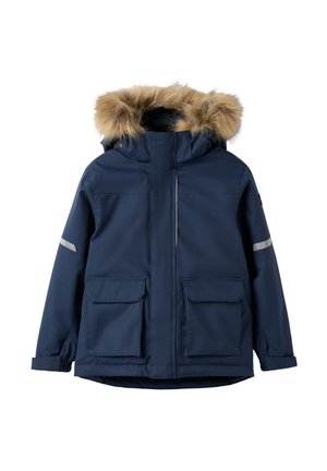 Mørkeblå vinterparka med hætte pyntet med kunstpels, frontlynlås under klap, to store forlommer og reflekterende striber på ærmerne.