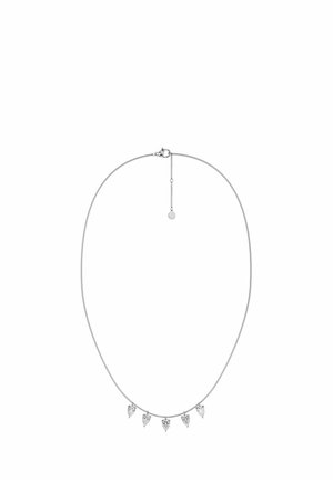 Delicata collana a catena in argento con cinque piccoli ciondoli trasparenti a forma di cuore distribuiti uniformemente nella parte frontale.