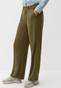 s.Oliver Relaxed fit jeans - olivgrün