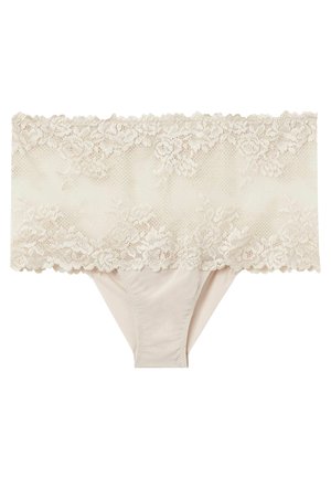 Beige kanten lingerie met een bloemenpatroon op de taille en een gladde, lichte stof. Het kant heeft een gegolfde randafwerking.