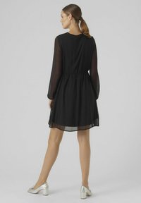 Vero Moda VM VILLA LS SHORT EXC GA - Jurk - black