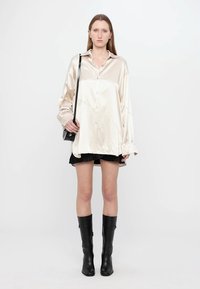 AERON ABIGAIL SHIRT - Užsagstoma palaidinė - silver