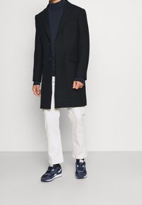 Isaac Dewhirst Cappotto classico - dark blue