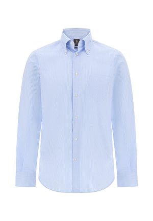 Camicia a maniche lunghe a righe in cotone azzurro chiaro e bianco. Presenta un colletto con bottoni, chiusura frontale con bottoni e una tasca singola sul petto.
