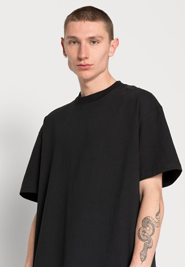 HEAVYWEIGHT UNISEX - Basic T-shirt3