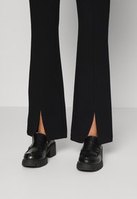 Modström Broek - black