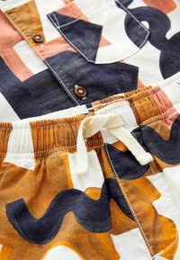 Next SHORT SLEEVES SET  REGULAR FIT - Verryttelyhousut - tan brown