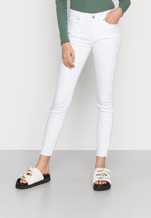 VMPEACH SKINNY - Jeans Skinny Fit - bright white