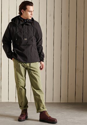 MOUNTAIN - Windbreaker - black