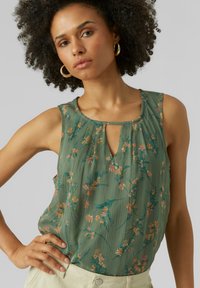 Vero Moda VMSMILLA  - Camicetta - laurel wreath/vega