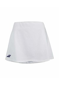 Falda deportiva blanca con cinturilla ancha y pequeño logotipo azul marino cerca del dobladillo en el lado izquierdo.