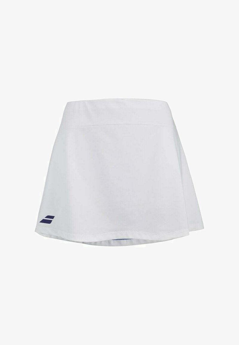 Falda deportiva blanca con cinturilla ancha y pequeño logotipo azul marino cerca del dobladillo en el lado izquierdo.