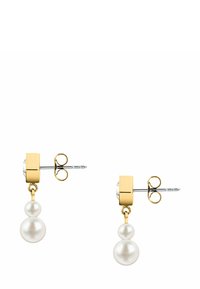 Boucles d'oreilles clous dorées avec deux pendentifs en perles blanches, présentant un design géométrique au niveau des clous et une finition lisse et polie.